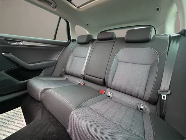 Skoda Superb 2.0 TDI Combi Style Style