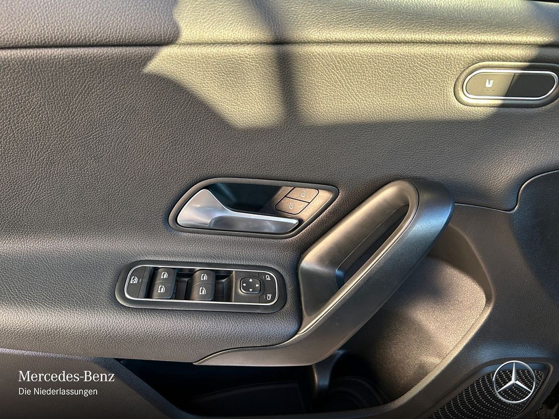 Mercedes-Benz A 180 A 180 d