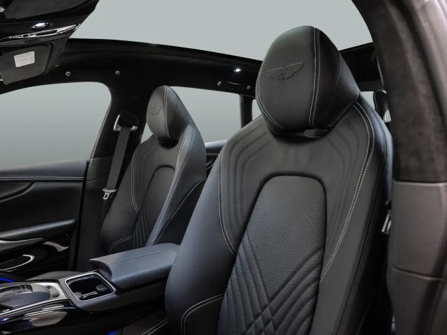 Aston Martin DBX Magnetic Silver Onyx Black