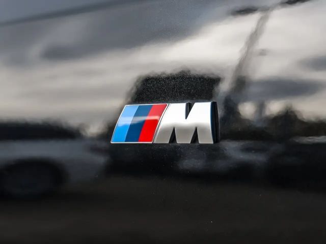 BMW 320 320i M-Sport Sedan