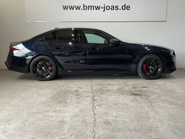 BMW M5 Sedan