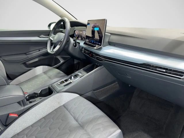 Volkswagen Golf 1.5 eTSI DSG Variant