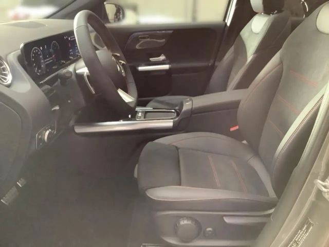 Mercedes-Benz GLA 200 AMG Line