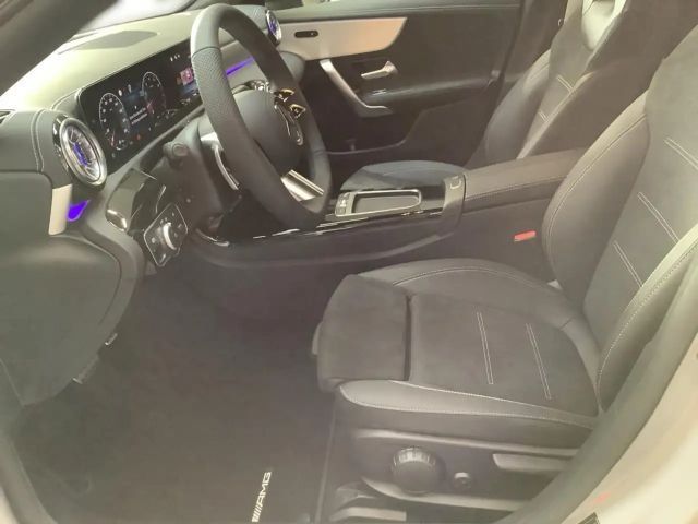 Mercedes-Benz CLA 200 AMG Line Shooting Brake