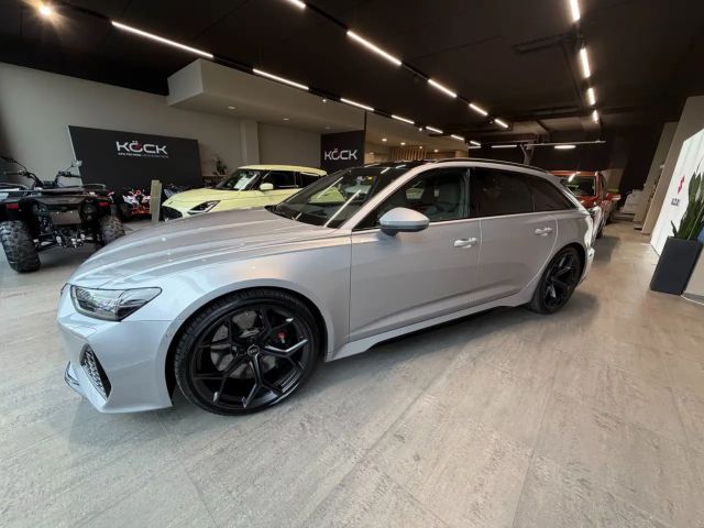 Audi RS6 Avant Performance Quattro
