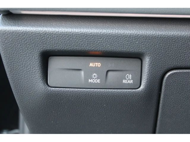 Volkswagen Passat 1.5 eTSI Business Variant