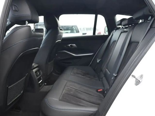 BMW 320 320e M-Sport Touring