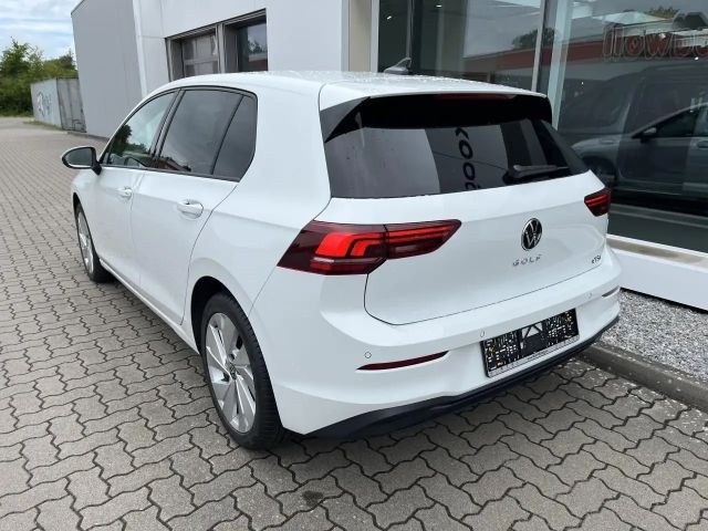 Volkswagen Golf 1.5 eTSI DSG Life