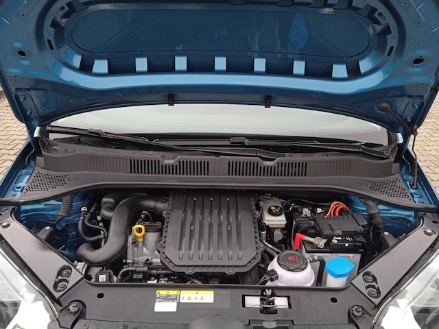 Volkswagen up! Active