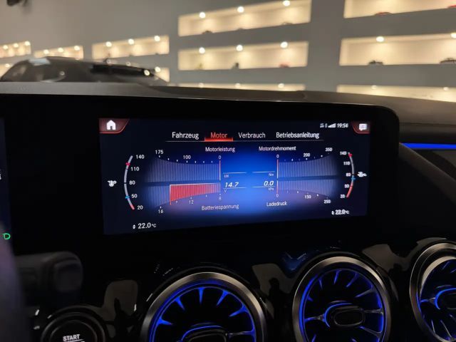 Mercedes-Benz GLA 200 AMG Line