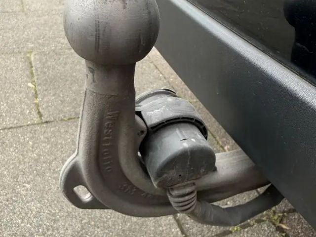 Mercedes-Benz A 180 A 180 d