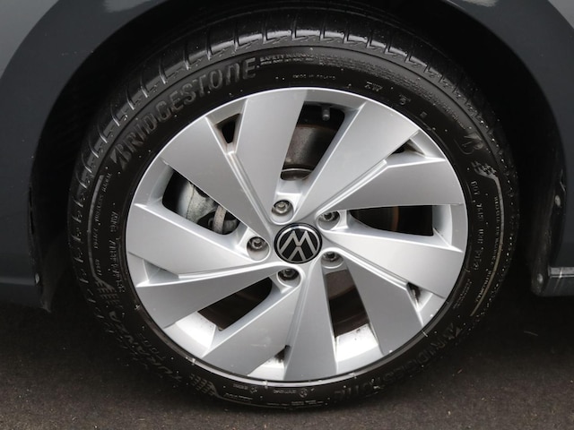 Volkswagen Golf 2.0 TSI DSG Golf VIII Style