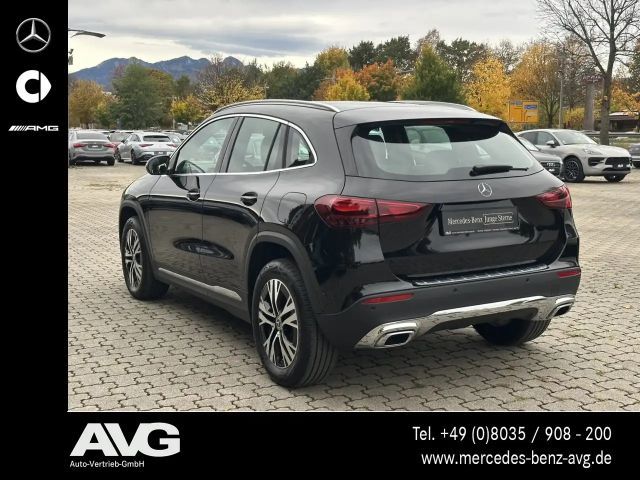 Mercedes-Benz GLA 200 Progressive