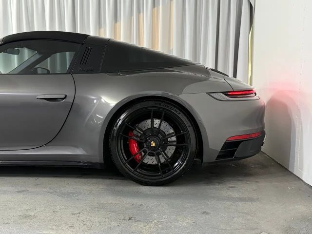 Porsche 911 4 Cabrio GTS Targa