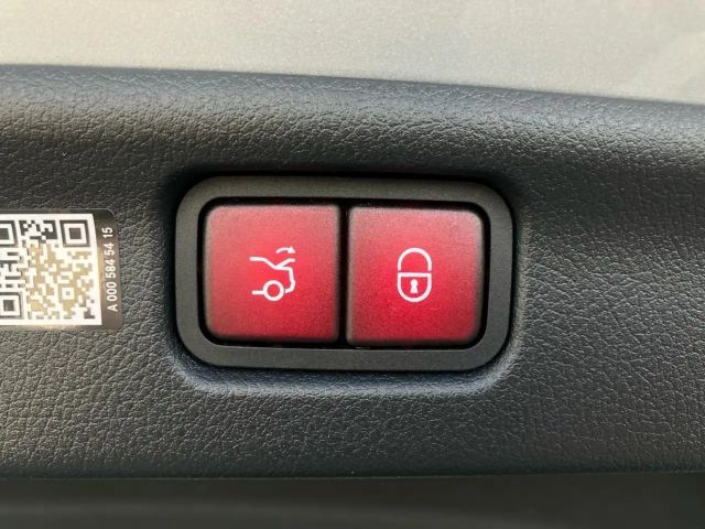 Mercedes-Benz C 200 AMG Line Sedan