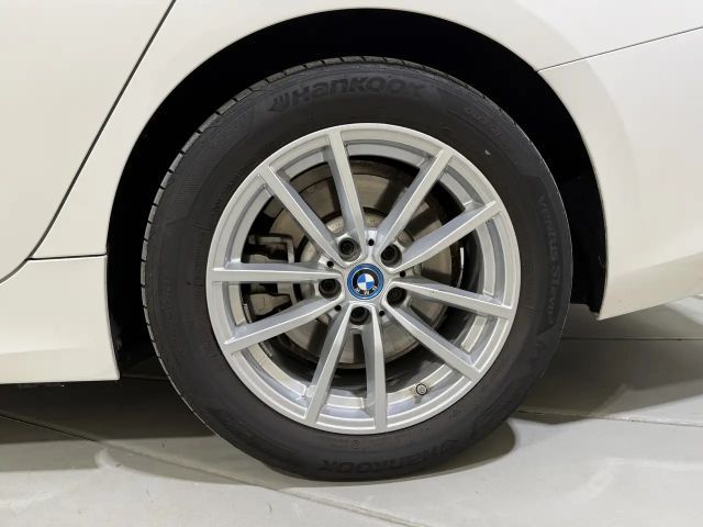 BMW 320 320e Touring