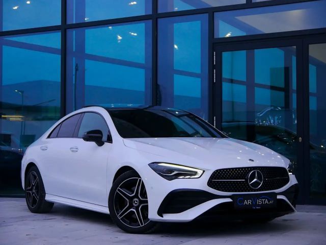 Mercedes-Benz CLA 200 AMG Line Sedan