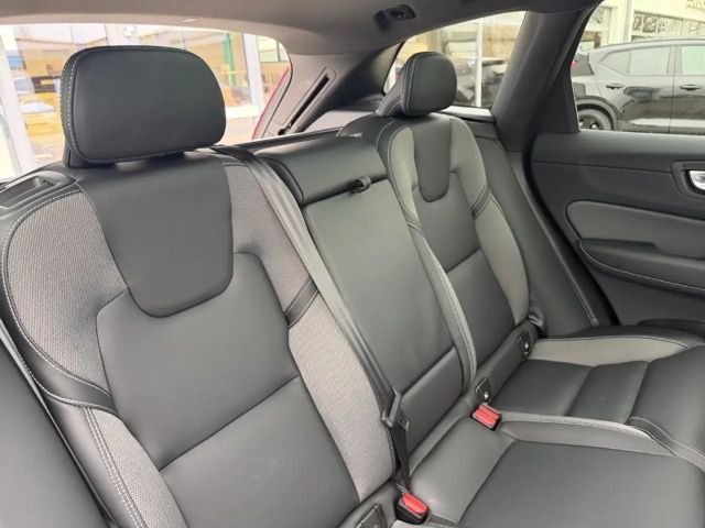 Volvo XC60 AWD R-Design Recharge