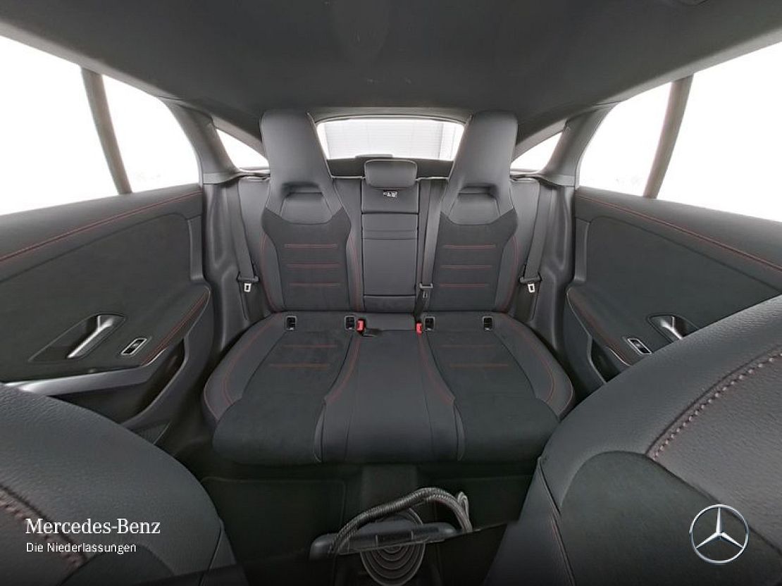 Mercedes-Benz CLA 200 AMG Line Shooting Brake