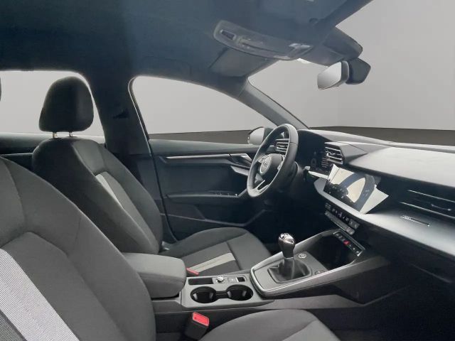 Audi A3 30 TDI Sedan