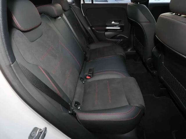 Mercedes-Benz GLA 180 AMG Line