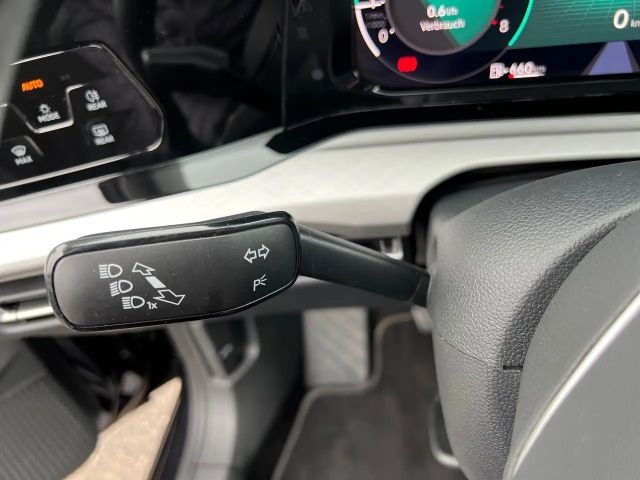 Volkswagen Golf Life Variant