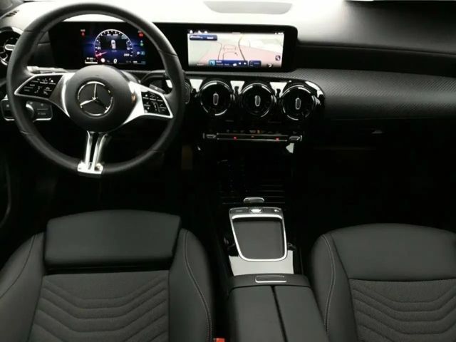 Mercedes-Benz A 180 AUT DynLicht Fernlichtass. Kam. KlimaA LED