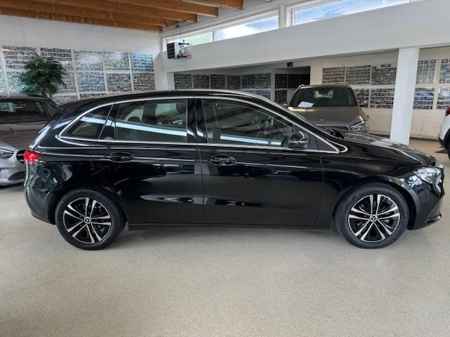 Mercedes-Benz B 200 Progressive Sedan