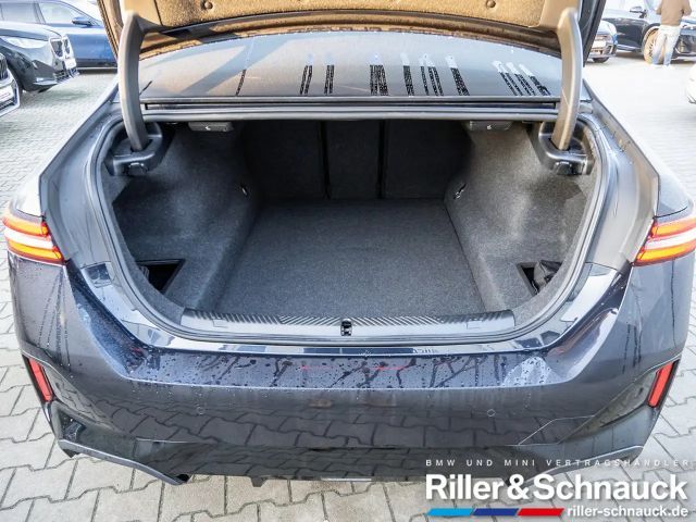 BMW 520 520d M-Sport Sedan xDrive