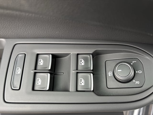 Volkswagen Golf 2.0 TSI DSG Golf VIII Style