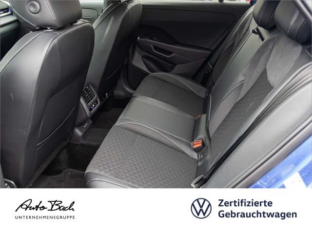 Volkswagen T-Roc 1.5 eTSI DSG R-Line