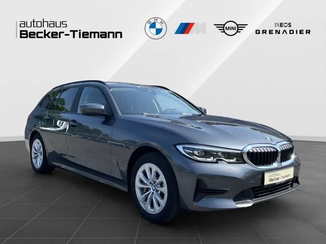 BMW 330 330i Touring xDrive