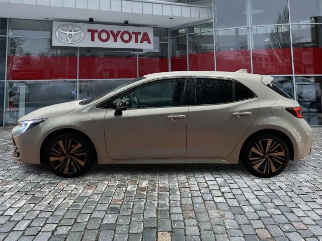 Toyota Corolla 2.0Teamplayer wenig KM*junger Gebrauchter