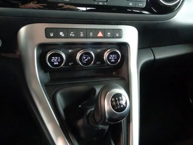 Mercedes-Benz T 180 T 180 NAVI,LED,KAMERA,SPUR,TW,NP:44.481,-EURO