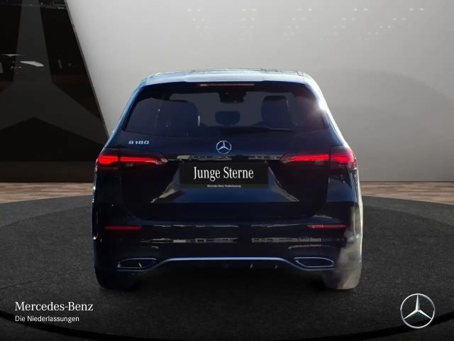 Mercedes-Benz B 180 AMG Line Sedan