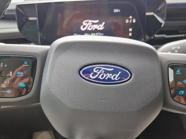 Ford Capri Premium RWD