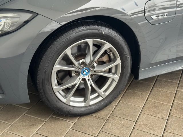 BMW 320 320e Sedan Sport Line