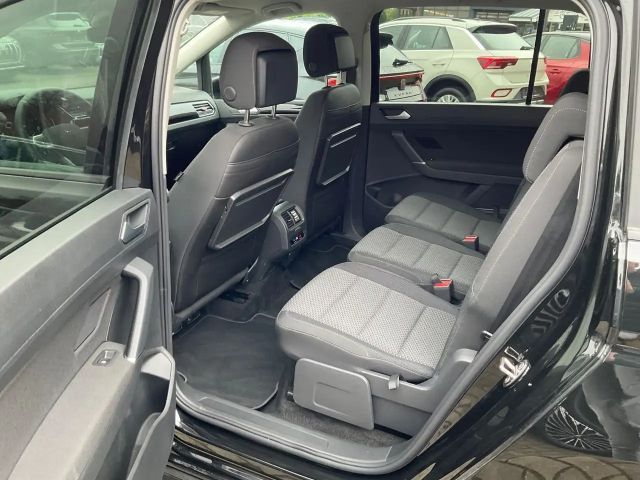 Volkswagen Touran 1.5 TSI DSG R-Line