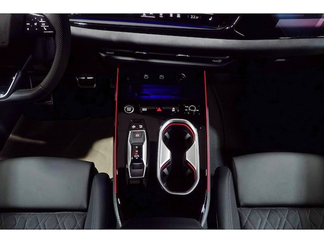 Audi A6 Avant Quattro S-Tronic