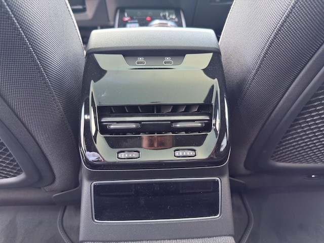 Audi A6 Avant Quattro S-Tronic