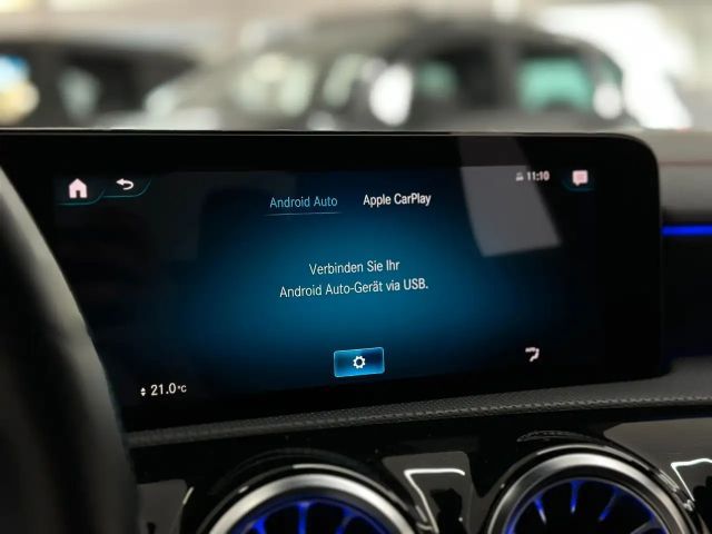 Mercedes-Benz CLA 200 AMG Line Sedan