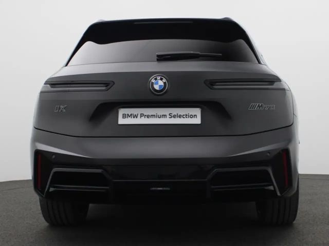BMW iX M70