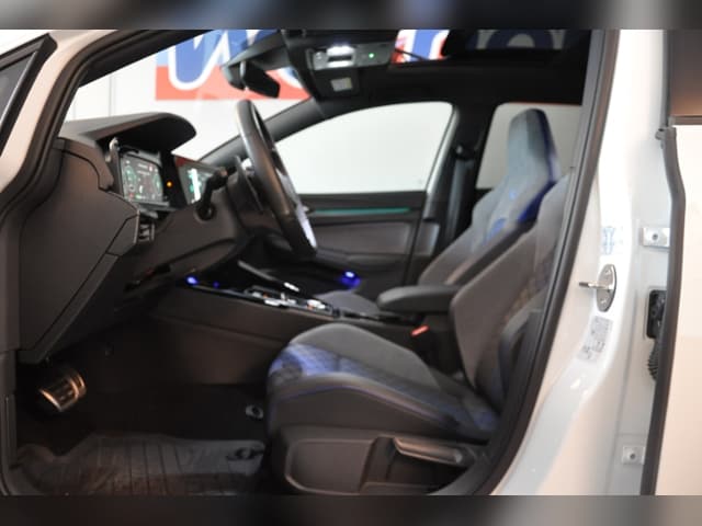 Volkswagen Golf 2.0 TSI IQ.Drive Variant