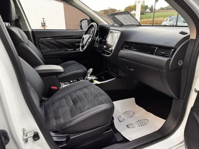 Mitsubishi Outlander 4WD PHEV