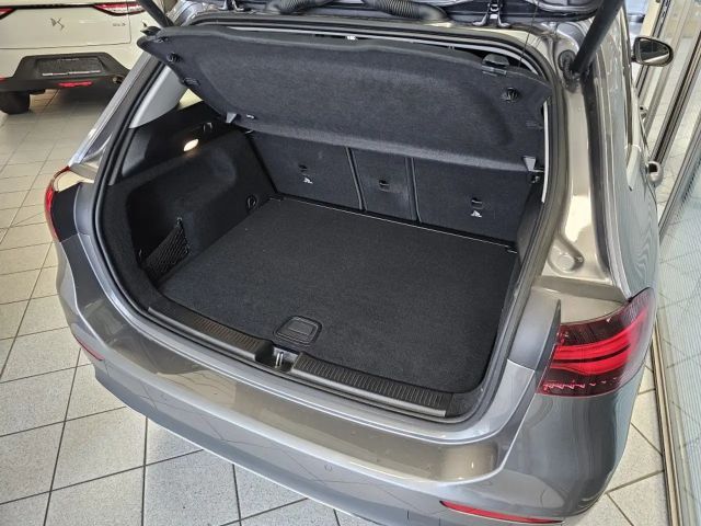 Mercedes-Benz B 180 Progressive Sedan