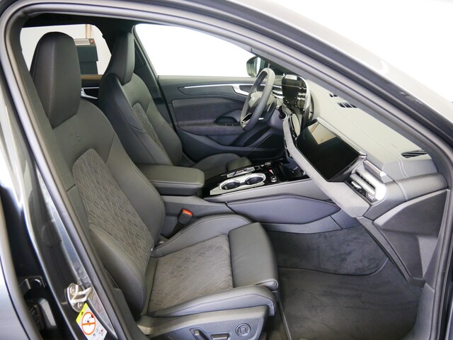 Audi A6 Avant Quattro S-Tronic