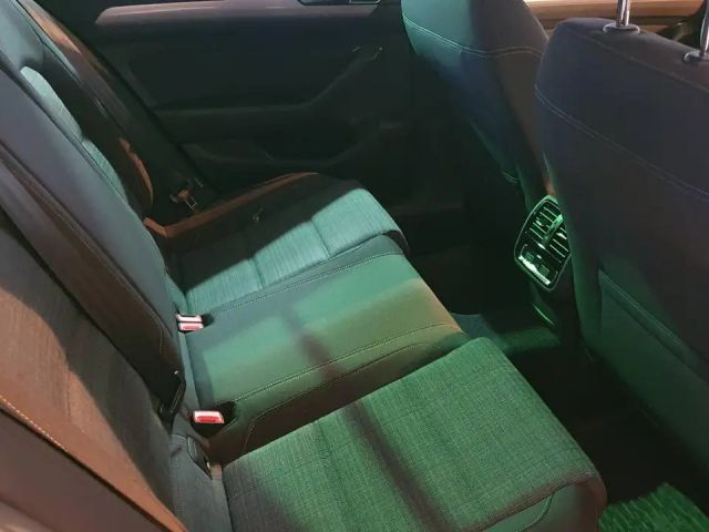 Volkswagen Passat Business 2,0TSI DSG, IQ-Light Navi Assistenzp