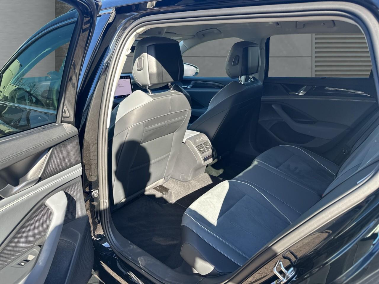 Volkswagen Passat 1.5 eTSI Business Variant