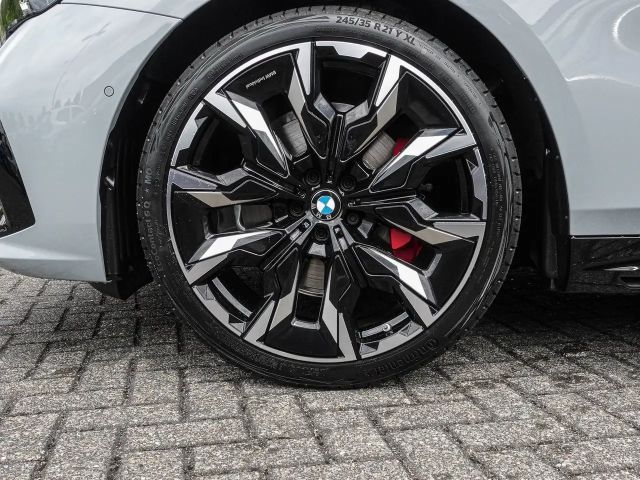 BMW 520 520i M-Sport Sedan