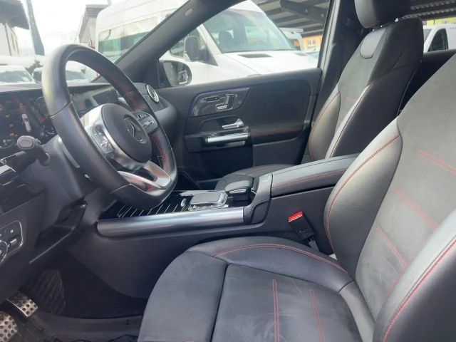 Mercedes-Benz GLA 250 4MATIC AMG Line